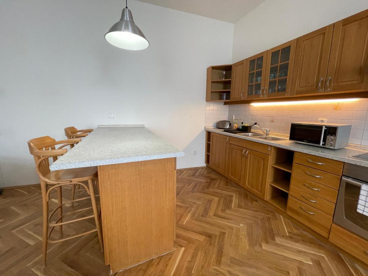 White Swan Boutique Apartments Praga Esterno foto